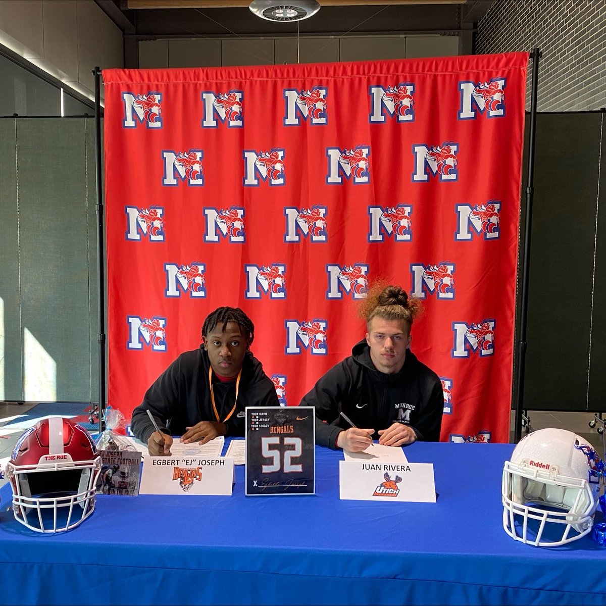 𝘾𝙤𝙡𝙡𝙚𝙜𝙚 𝘼𝙩𝙝𝙡𝙚𝙩𝙚 𝙎𝙞𝙜𝙣𝙞𝙣𝙜 𝘾𝙚𝙧𝙚𝙢𝙤𝙣𝙮!

Today at #TheRoe we celebrated【7】 #Classof2023 senior student-athletes that have committed to continue their academic and athletic careers at the collegiate level!

Juan Rivera: Utica 🏈
EJ Joseph: Buffalo State 🏈