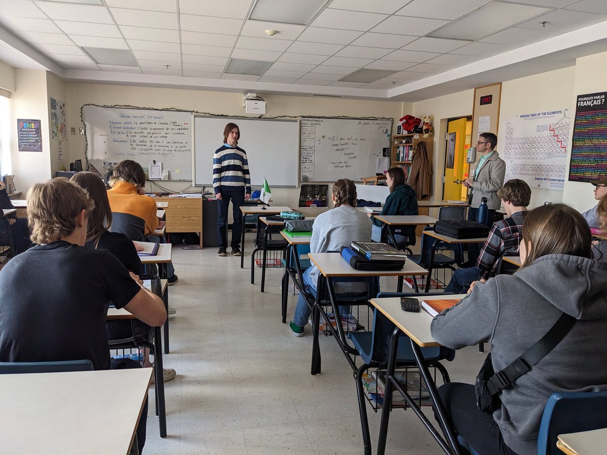 mmeoleary's tweet photo. Merci à @NltaSecond et @Alexandriste qui est venu dans la classe de Français 2202 @cbrh ce matin! L'atelier de conte était engageant et authentique! @NLESDCA @EDU_GovNL #NLESDFR https://t.co/XiexPWSD8t