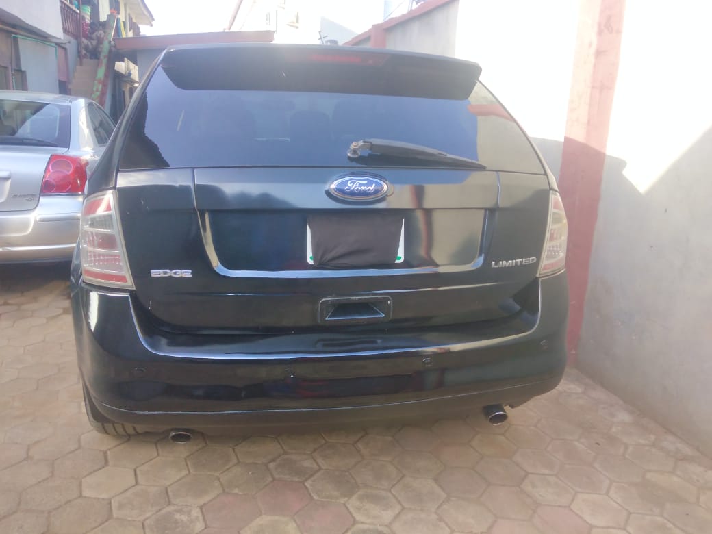 OdiiLive's tweet photo. @Naija_Activist This car is 2.2m  Ford Edge 2008 whatsapp or call 08039663855 negotiable on inspection. https://t.co/Uf8yiS4YjU