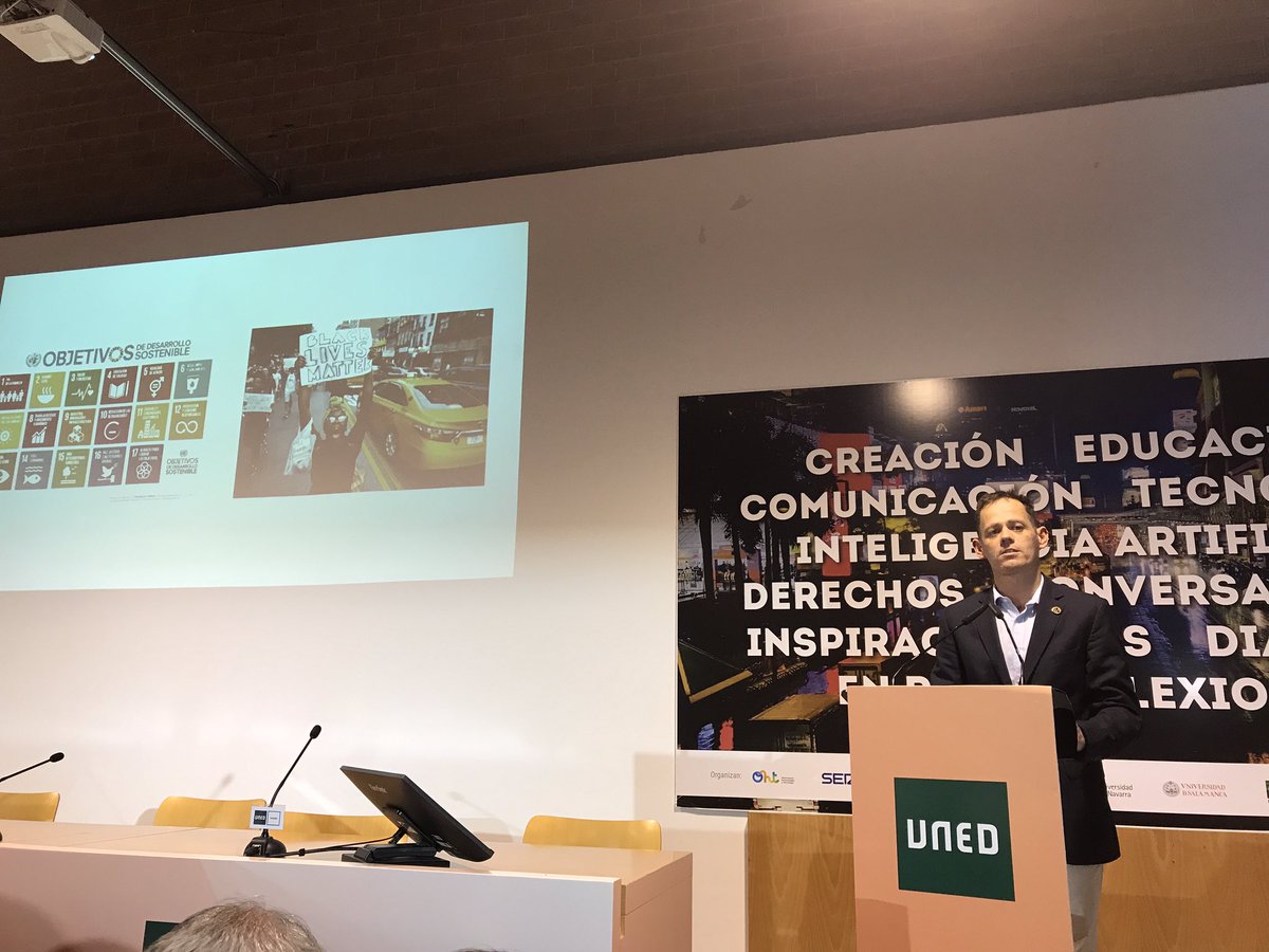 #OHT2023  el #profesor <a href="/bortxeta82/">Borja Franco Llopis</a> nos habla de #Alteridad y #Tecnologías <a href="/UNED/">UNED</a> <a href="/La_SER/">Cadena SER</a> <a href="/PRISA/">PRISA</a> <a href="/UNEDMadrid/">UNED Madrid</a> 
Sigue en directo la IV Jornada: Un mundo de fusión digital
🔗 Enlace al acto: buff.ly/42lasGg
<a href="/EducacionUNED/">Facultad de Educación de la UNED</a> <a href="/SMEMIU_UNED/">SMEMIU</a>