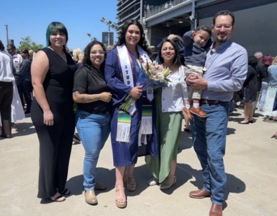 TAVVolleyball's tweet photo. #NewGradAlert: Congrats to #TAVAlumni @allegrarivas for graduating from Fairleigh Dickinson University! #GoTAV #GotThatDegree ๐ https://t.co/Poc1i9nVgY
