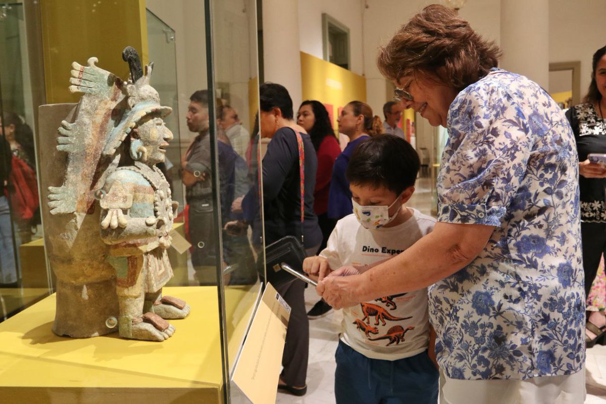 SedecultaYuc's tweet photo. El Museo @palaciocantonCantón fue sede ayer del programa Vive el Museo de Noche 2023.
Visitantes experimentaron un recorrido nocturno organizado por la #Sedeculta y la participación de la #Redmy.
Sigue nuestras publicaciones para conocer próximas fechas. https://t.co/0JiOHsuHv8