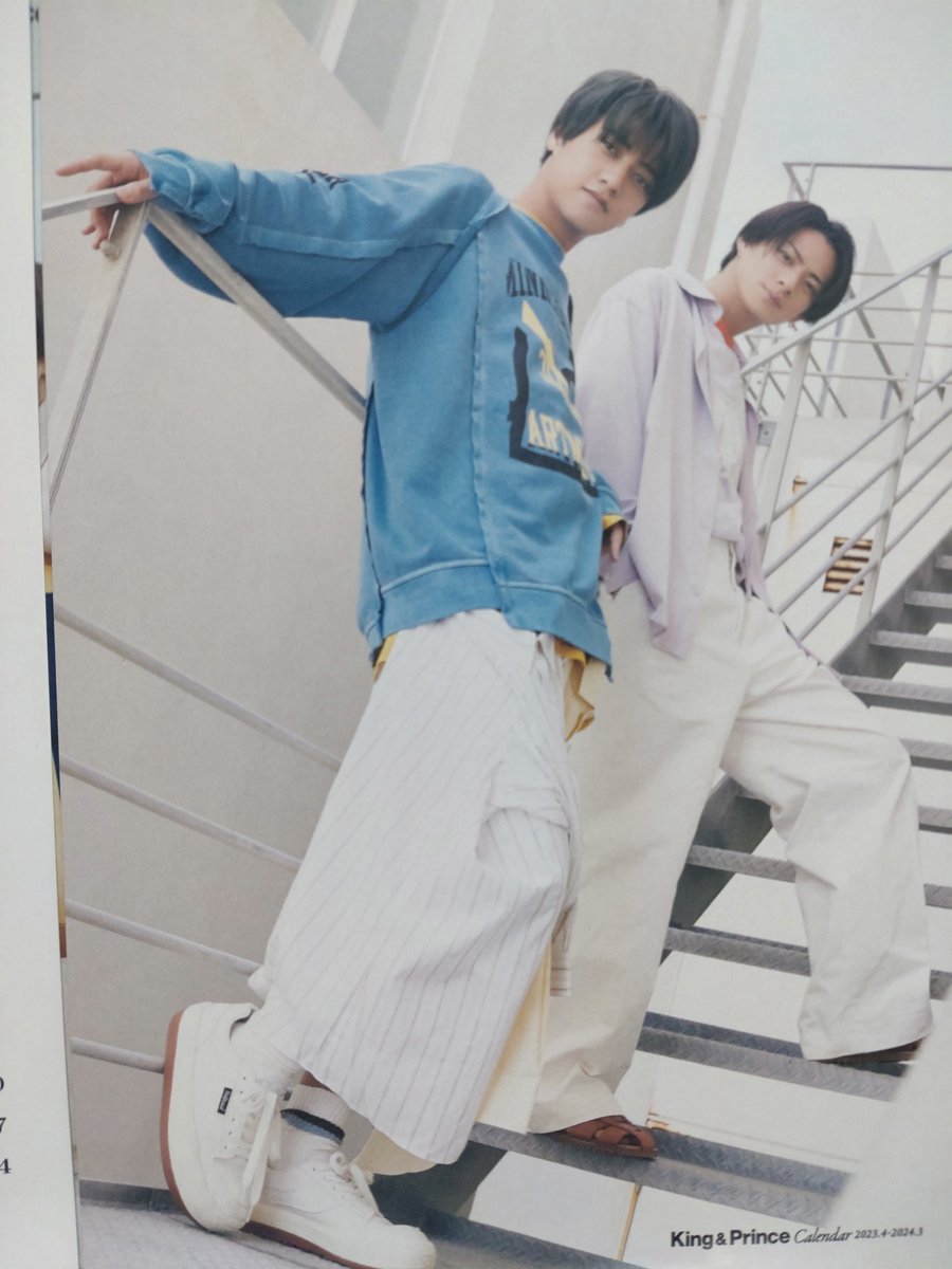 Renren0123rin's tweet photo. 明日は仲良し兄弟(ママと末っ子)の紫耀くんと海人くん❤️💛
ダンスの振り付けを一緒に作ったり、無邪気に遊んだりするギャップがたまりませんよね☺️
明日は少プレ、Mステとあるので忙しいけど、頑張って間に合うように帰れるといいな。
#ananKP #平野紫耀
#髙橋海人 #KingandPrince https://t.co/TktF9OvQaP