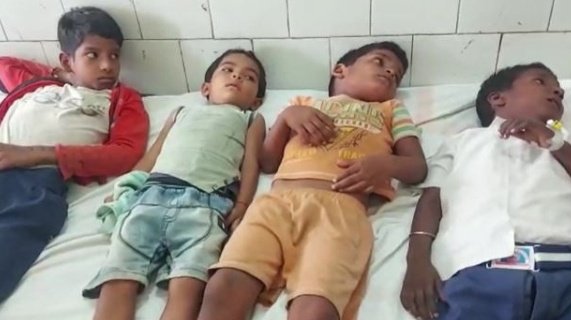 jishanalia82's tweet image. #Chapra -  मिड डे मील के खाने में मिली छिपकली, 40 से अधिक बच्चे बीमार.....
#bihar