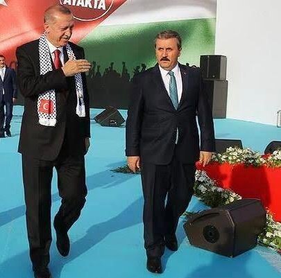 Büyük Birlik 
Yine gündem olmuş iki gözümün çiçeği,

<a href="/Mustafa_Destici/">Mustafa Destici</a>

Büyük Birlik Partisi