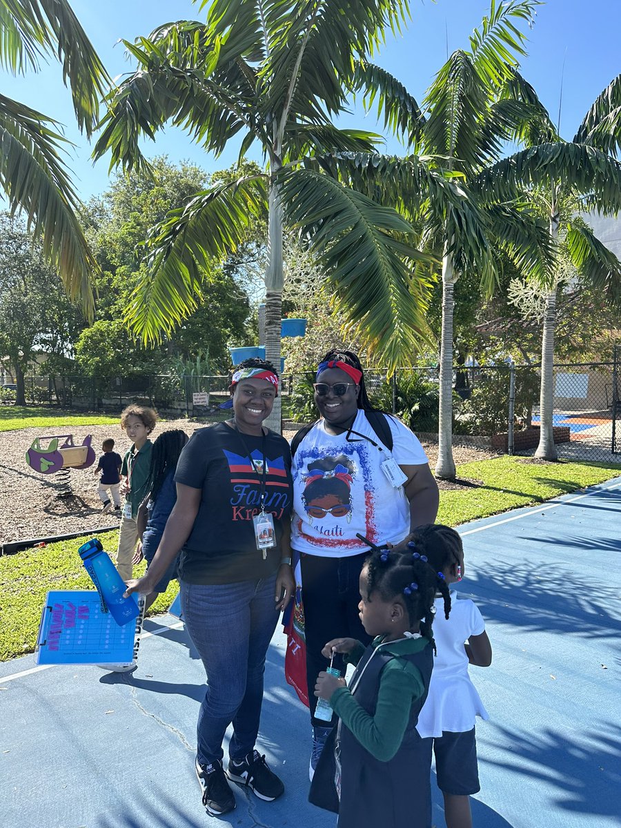 Haitian Flag Day at NSE was epic! Thank you Ms. Lamy for making it happen! @browardschools @BcpsCentral_ @NorthSideNSE #HaitianHeritageMonth #HaitianFlagDay #Diversity