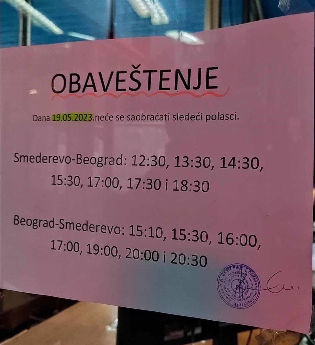 saranoviceva's tweet photo. OTKAZANI SVI AUTOBUSI  IZ SMEDEREVA ZA BEOGRAD SUTRA POSLE 15h !!!! https://t.co/bkSPekJdhz