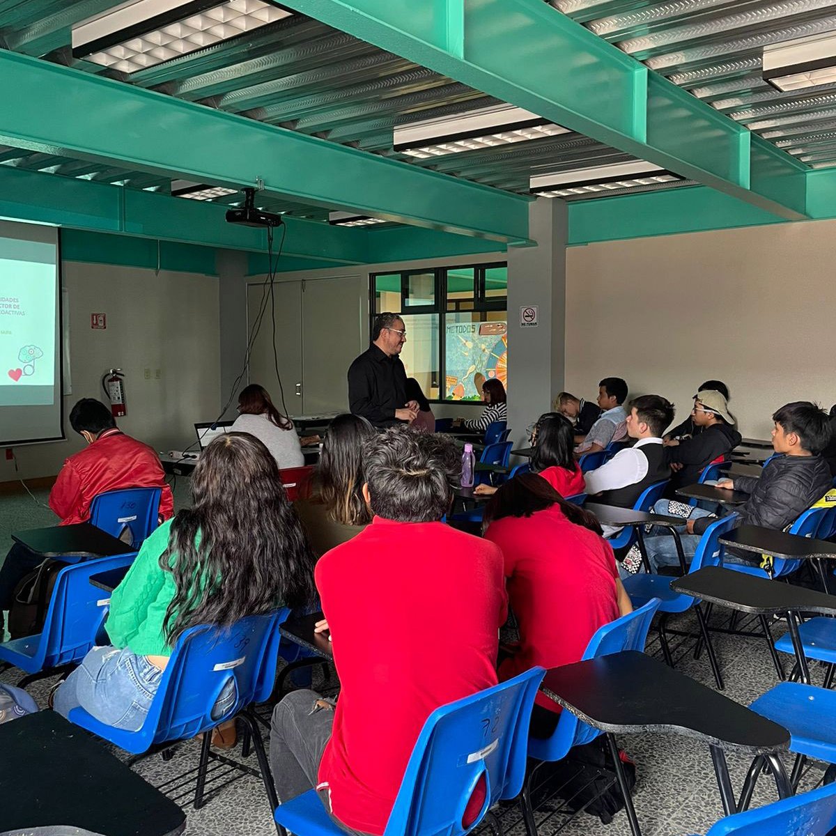 Llevamos a cabo la Conferencia:
'Estrategias para el Fortalecimiento de Habilidades Socioemocionales 🧠 en Adolescentes como Factor de Protección 🫂 ante el Consumo de Sustancias Psicoactivas' en el 🏫 @IEMS_CDMX Plantel Iztapalapa III.
#JuntosPorLaPaz #SaludEnTuVida