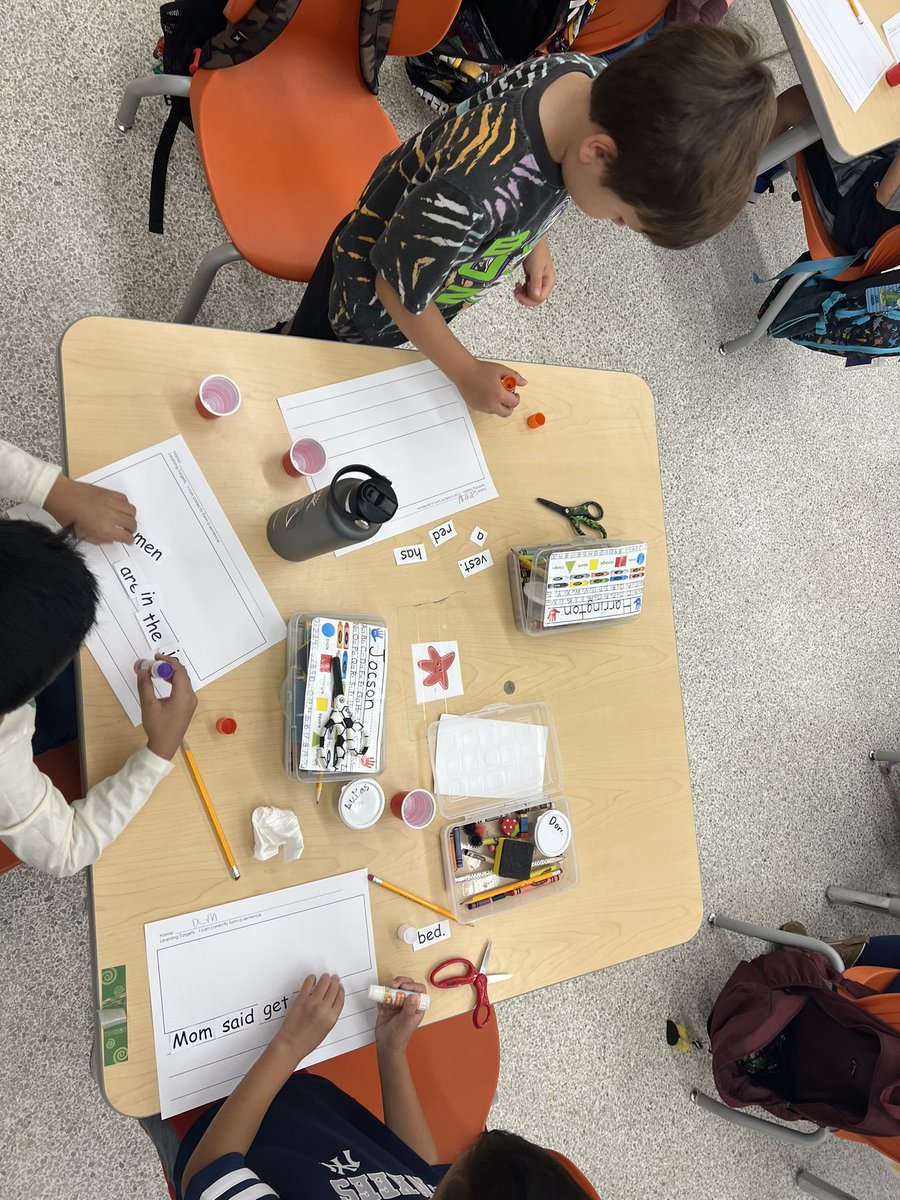 rofo_s's tweet photo. I am so proud of how much growth these soon to be First graders have made!!  Keep it up the last 20 days of school!! #rofo https://t.co/hpiTQ2Ux6c