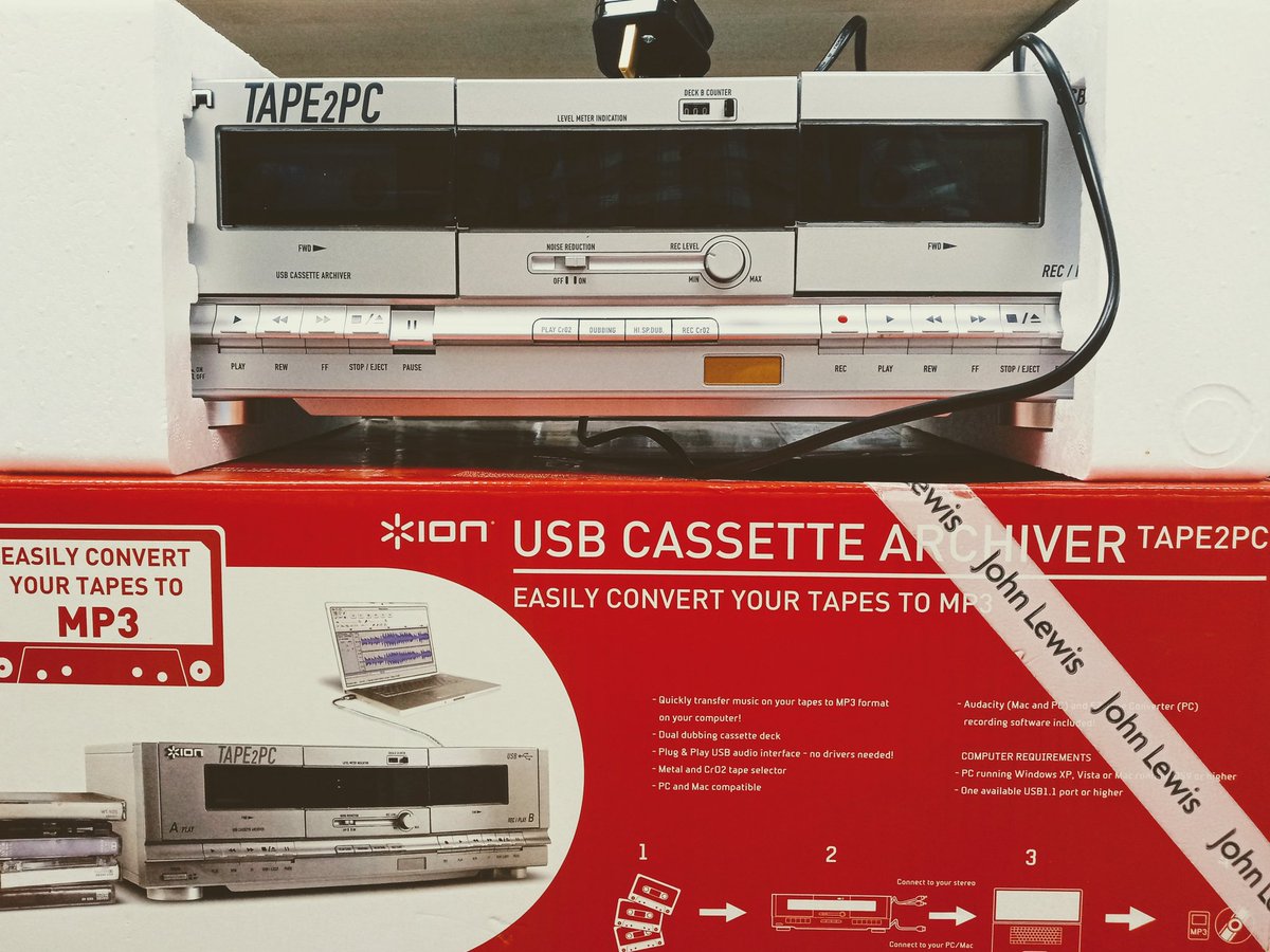 IAmMetalDog's tweet photo. Found in a charity shop today... "Easily convert your tapes to MP3." #tapelife https://t.co/NSdjfU1MhD