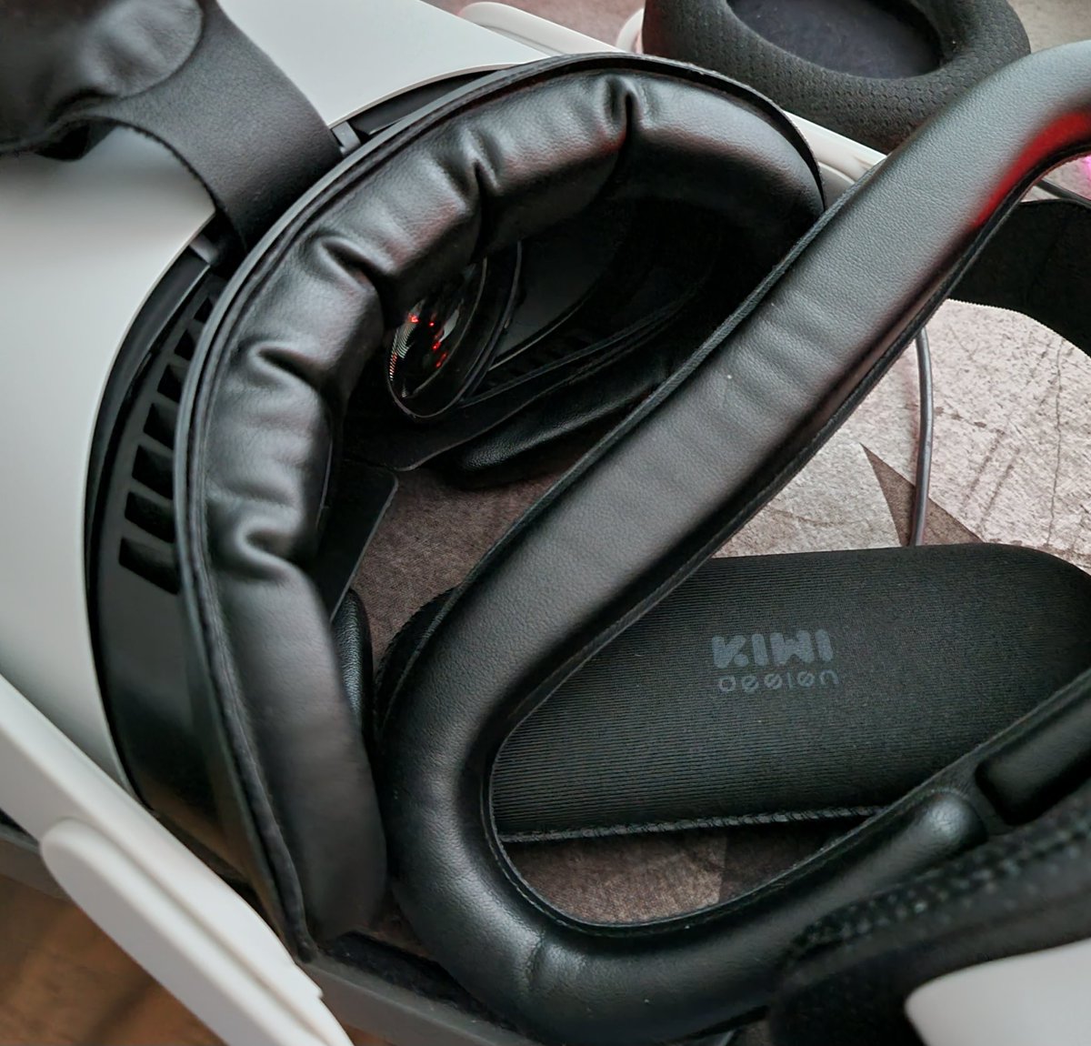 OriginalAcid's tweet photo. Thank you @XocusVR and @KIWIdesign_shop for the gifts 😍 https://t.co/SjP9gebNtV