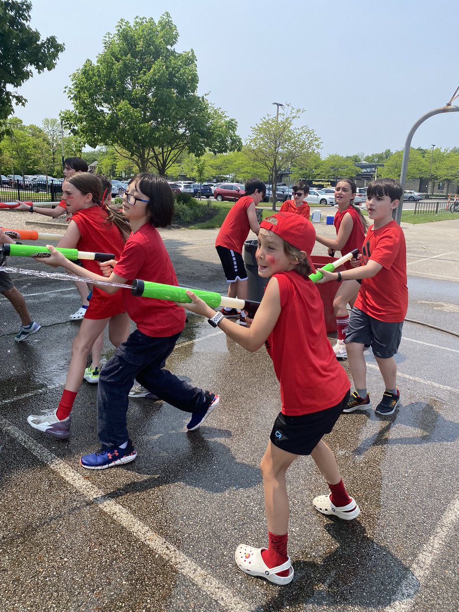 Mr. Howell tweet media