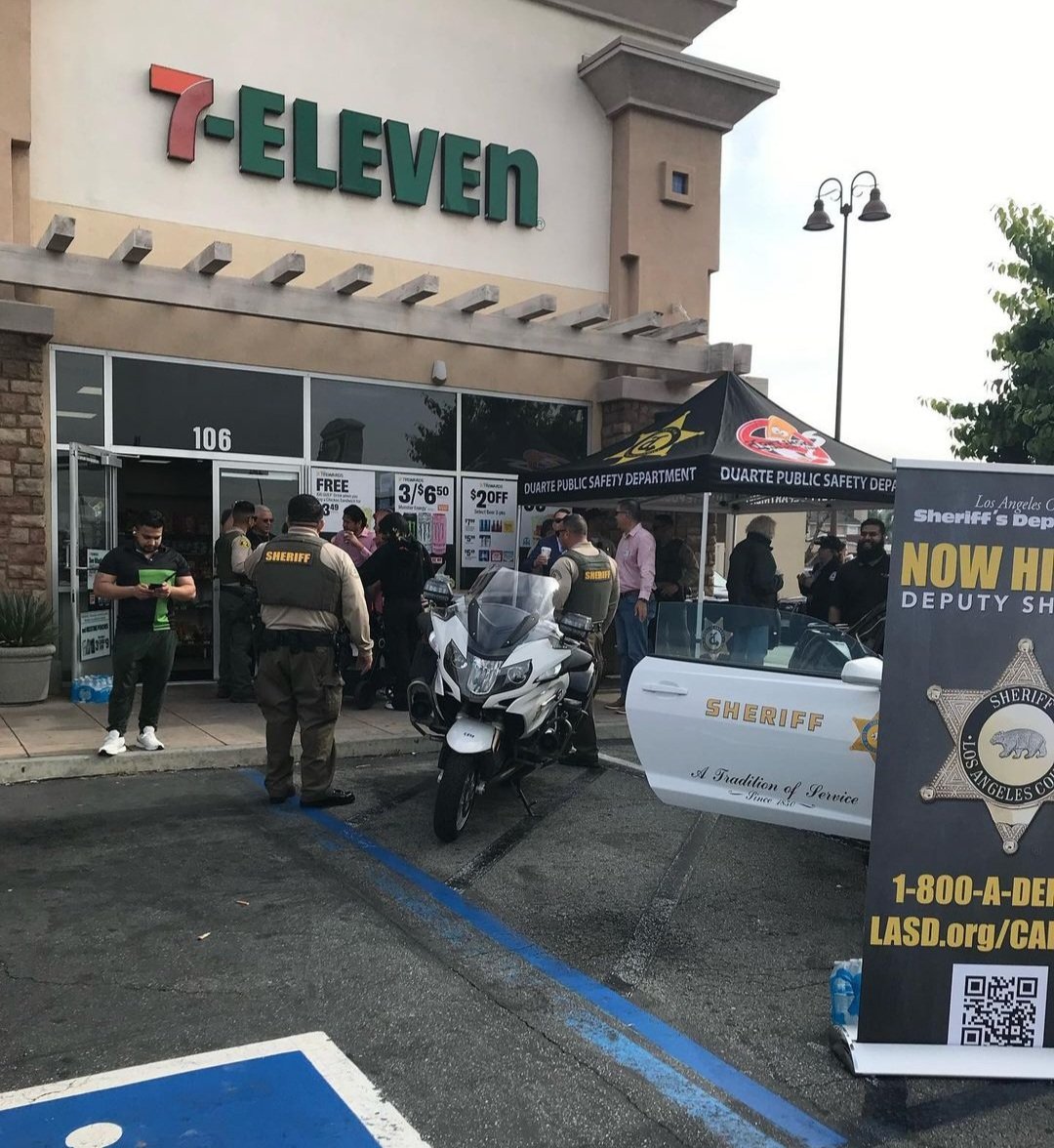 TEMLASD's tweet photo. Thank you to all who stopped by and voiced their concerns this morning. #Qualityoflife starts with good communication and improves with our cooperation to solve problems. #coffewithacop #CommunityEngagement https://t.co/zbWl9ZAGPk