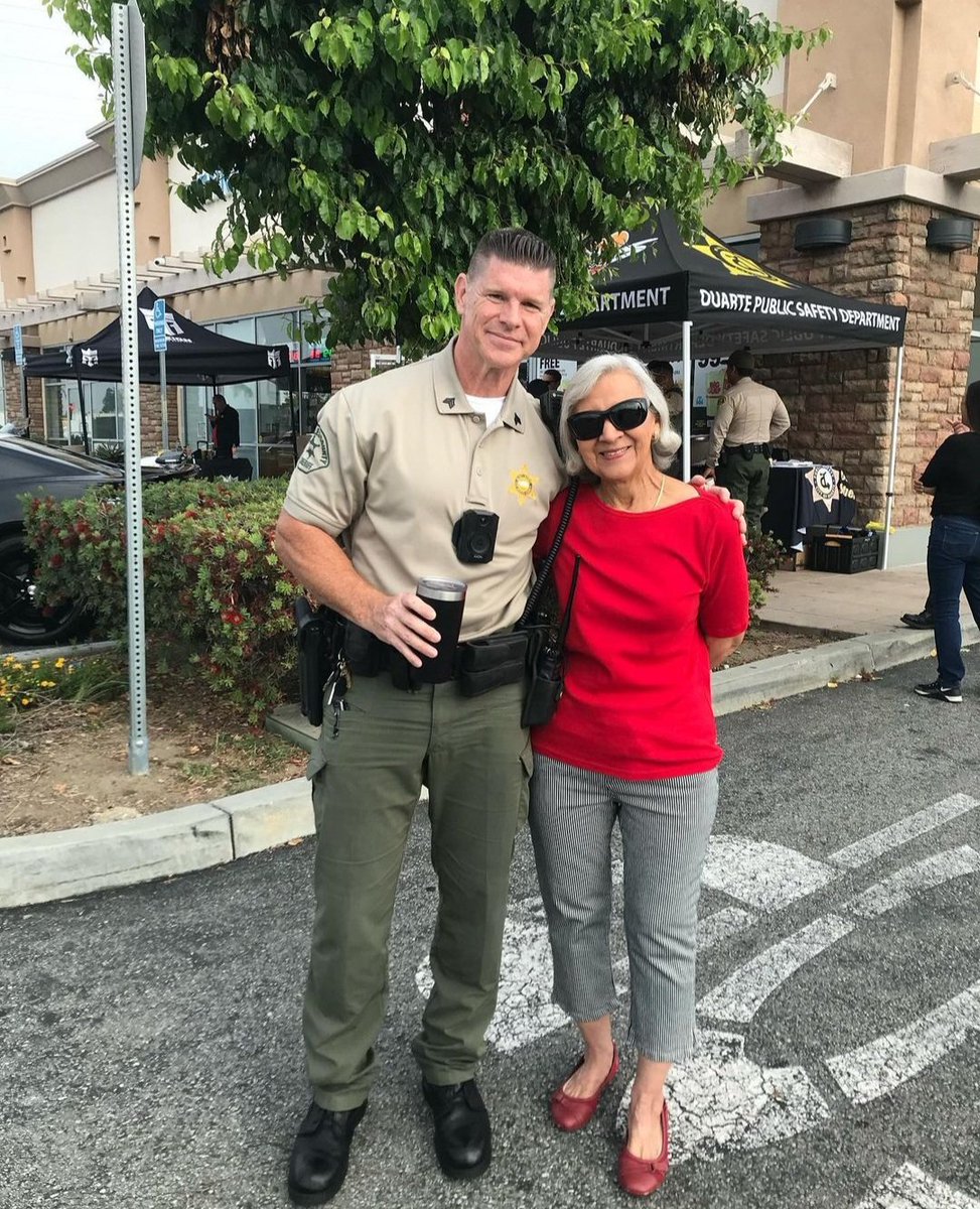 TEMLASD's tweet photo. Thank you to all who stopped by and voiced their concerns this morning. #Qualityoflife starts with good communication and improves with our cooperation to solve problems. #coffewithacop #CommunityEngagement https://t.co/zbWl9ZAGPk