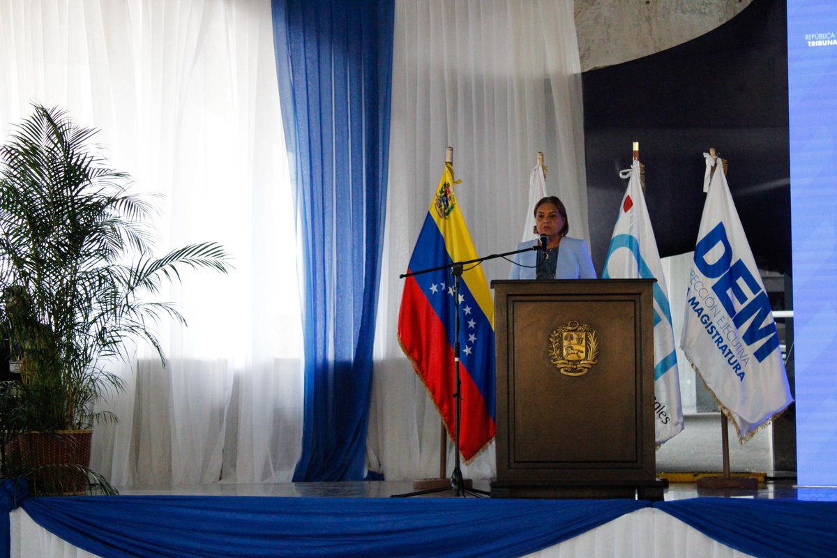 gladysrequena's tweet photo. #18may En compañía de la pdta del @TSJ_Venezuela Magistrada Dra. Gladys Gutiérrez, Magistradas y Magistrados y las distintas autoridades del Sistema de Justicia, realizamos la Instalación del II Encuentro Nacional de Inspectoras e Inspectores de Tribunales. https://t.co/VudxvX5pni