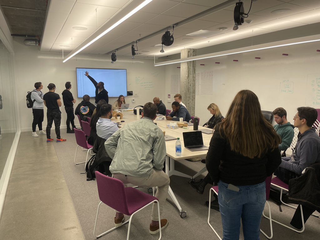 ItMeCassie's tweet image. Prepping our #hackAIthon judges! Get ready hackers! 🚀 @craft_ventures