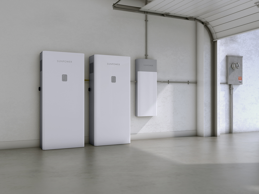 SunPower's tweet photo. A new era of solar battery storage is here. See what’s new with our SunVault storage system and how it can help you benefit from even more energy savings.  https://t.co/IW81r7egj4 #Solar #SolarBattery #CleanEnergy https://t.co/e81se1GLRu