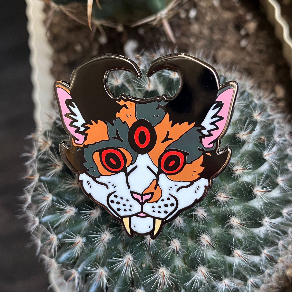 hannahorca's tweet photo. Enamel pins ✨ https://t.co/n0UDDpQShh