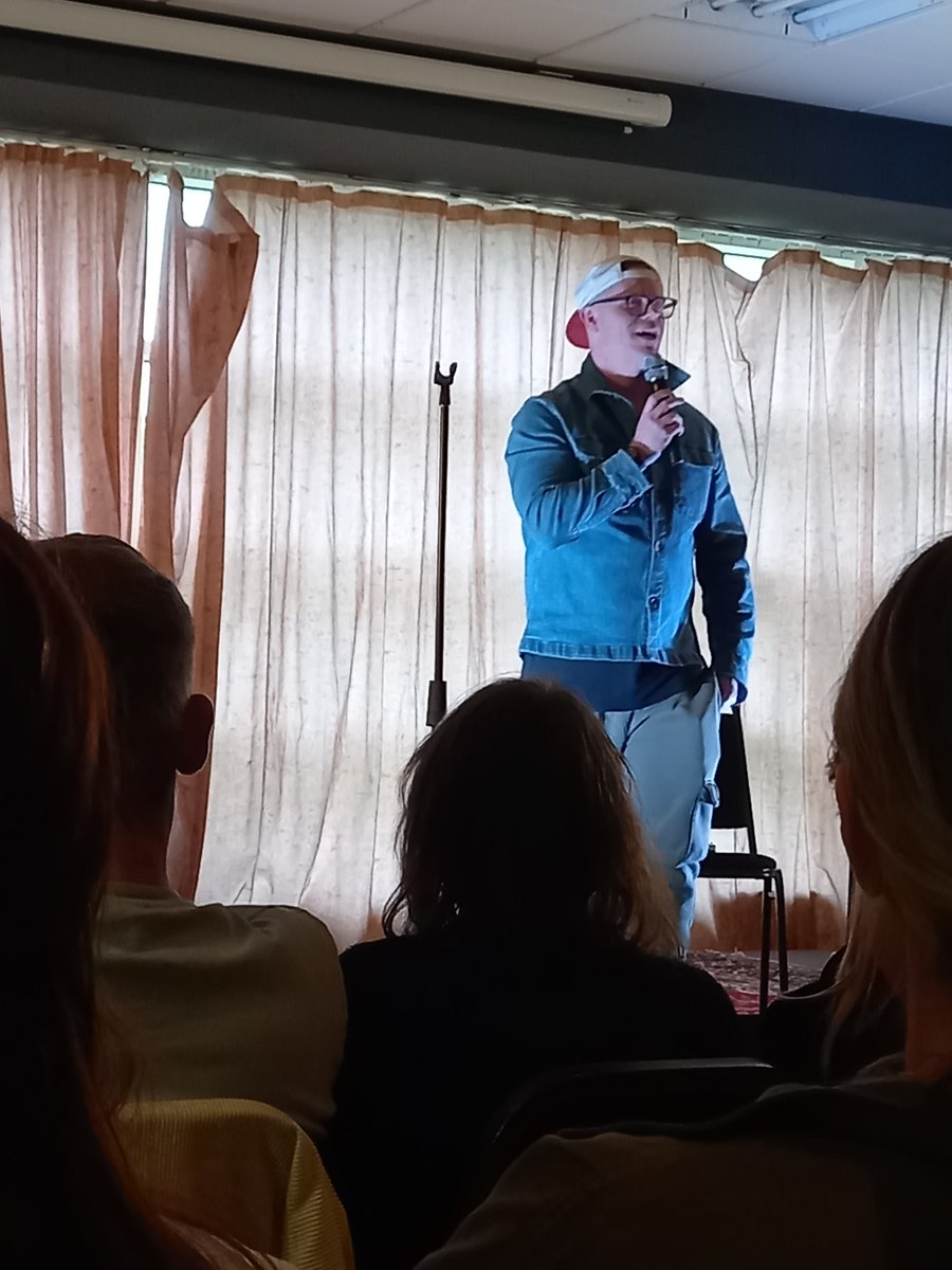 Darren McGarvey....The Social Distance Between Us, live. Great show, really enjoyed this tonight at @Erskine_Arts
 'Jump' was especially powerful