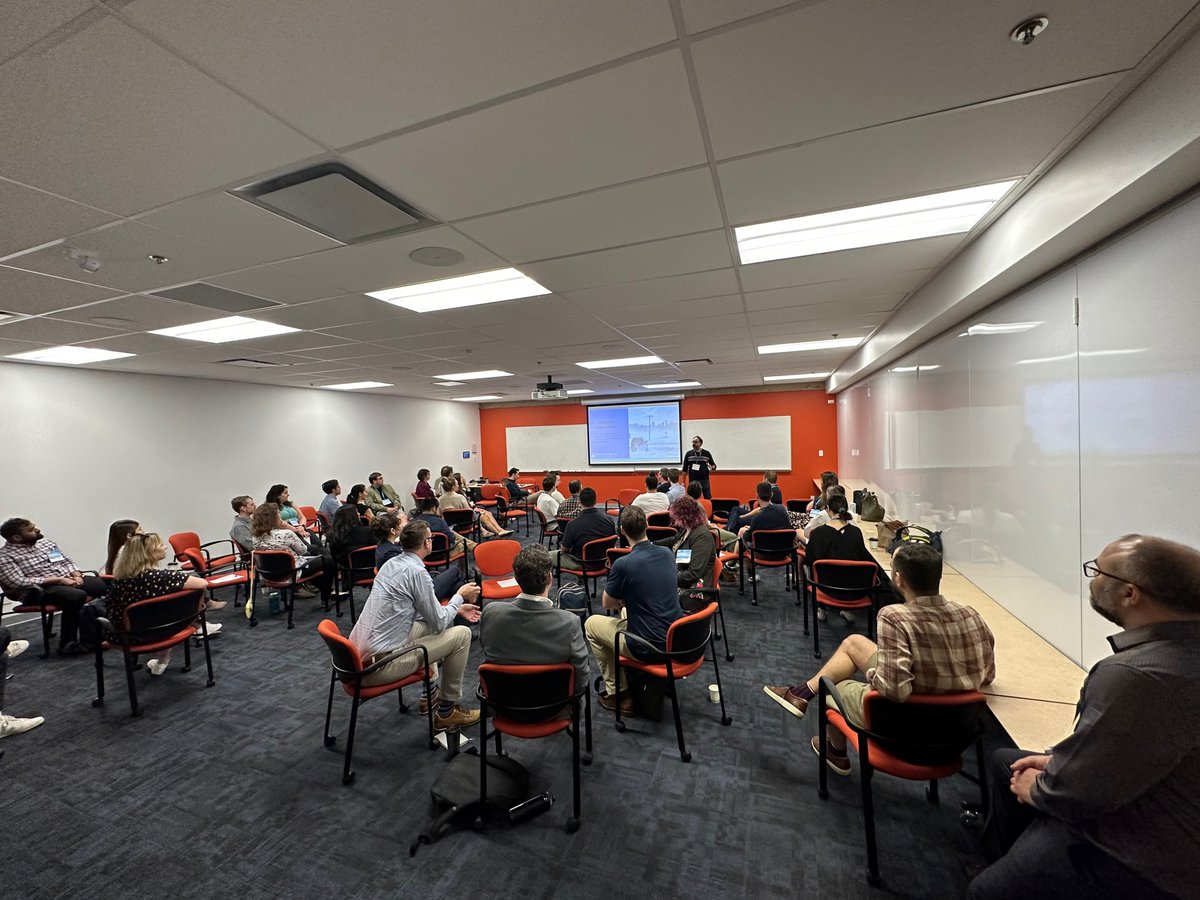 ProductBC's tweet image. It’s our Lunch Break at #productbccon 2023 after a busy morning full of wisdom from our amazing speakers! Here are some highlights in photos!