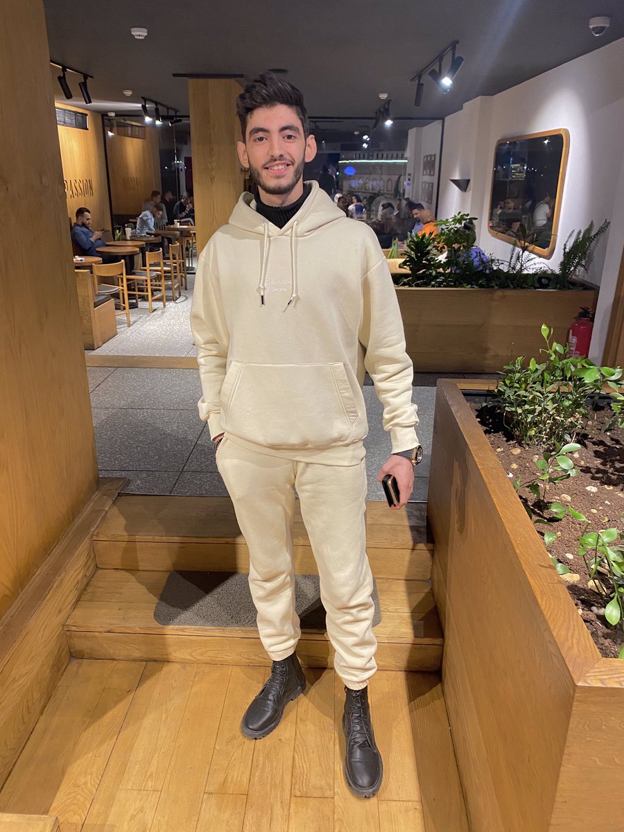 Ahmed3lamy's tweet photo. 🥂🤍 https://t.co/xffbg34xck