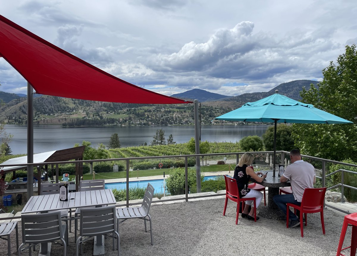 BlastedChurch's tweet photo. Look ๐ at this view! And that table is waiting just for you... we are now open daily, visit our website for more information. โ๏ธ#BCWine #OkanaganValley #ExploreBCWine https://t.co/zKs0F071Bc https://t.co/Ue7CL4jkRz