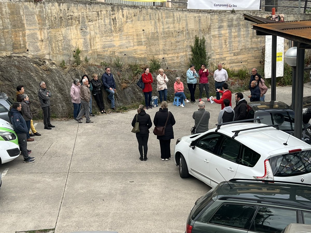 jbarreraaranda's tweet photo. Avui, Poble Sec! Moltes gràcies per les aportacions dels veïns i veïnes!

#laseu #castellciutat #activemlaseu #activemcastellciutat #sumatalcanvi https://t.co/yFScfMvJIs