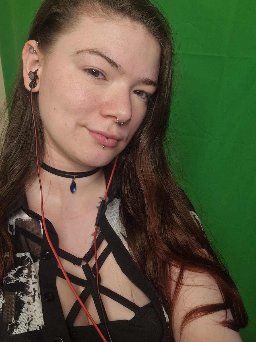 Its streaming time! 
We're continuing in the lovecraftian world of The Sinking City today ❤️

twitch.tv/embershadow2019 

#twitch #streamer