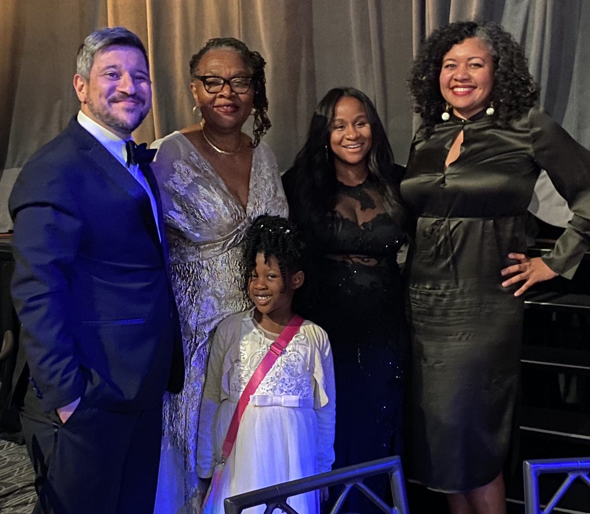 ShalonsMAP's tweet photo. Yesterday, Wanda Irving received the Ms. Foundation’s Woman of Vision Award. DSMAP is immensely grateful and humble to have support from an organization that believes in eliminating the Black maternal health crisis.
#WomanOfVision
#MSFoundation
#4shalon https://t.co/LYqZWHwohN