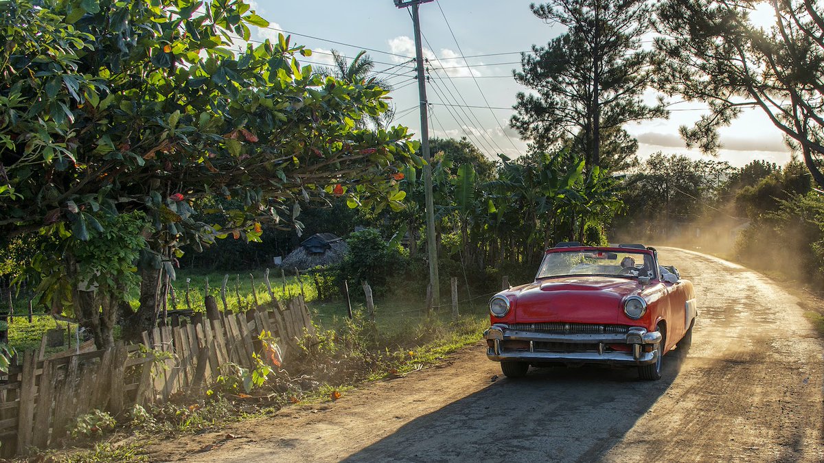 Each of these #roadtrips is good for exploring #Cuba. #lifeisahighway  cpix.me/a/169772414