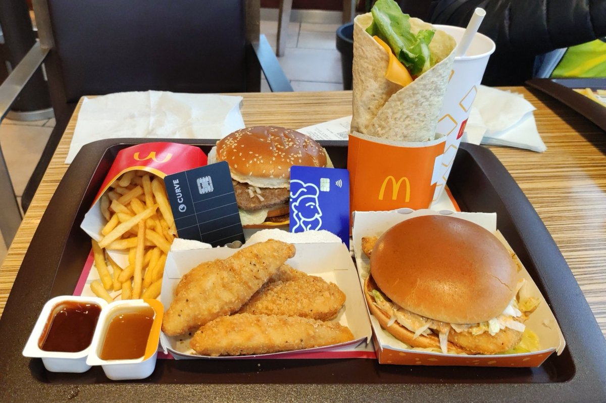 JaKazer1's tweet image. When I heard that @plutus announced that they offer Food Perks such as McDonald&apos;s, Burger King and KFC, i just had to use the perk to it&apos;s fullest potential 😉
And the best thing, it even came with an complimentary Metal Curve Card 😂
#HungryForPlutusPerks