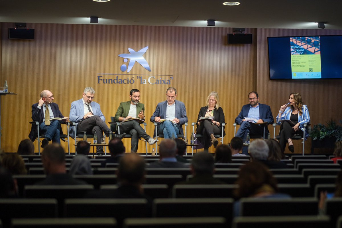 MarilenBarcelo's tweet photo. Avui hem participat en el debat sobre Educació organitzat per la @histcultcat el @sindicatopadres i el Centre d'Estudis Econòmics i Socials. Des de @Valents_bcn defensem que els pares puguin escollir el centre educatiu que volen pels seus fills. Tot el suport també a l’escola diferenciada. És un dret que s’ha de garantir.