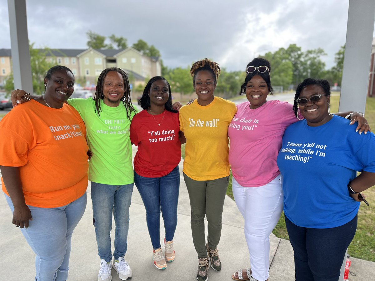TonyFoy4's tweet photo. Our 1st grade team decided not to repeat but to wear their favorite sayings today! #DreamTeam 💜💛💜💛
@ABWilliamsElem1 @Teach_MsPalmer @RisingWeAre @AnnLPGA @ReneeEv1446 @TaraFitz916 https://t.co/ELl0MN5aqN