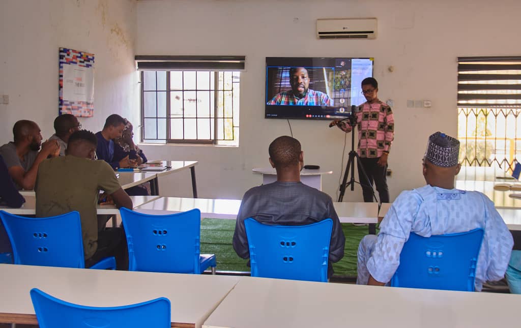 kadahive's tweet photo. Stay tuned for future events and collaboration opportunities. Together, we can overcome challenges and reshape the hub ecosystem in Kaduna State.
#InspiringMeetup #HubChallenges #Collaboration #Innovation #Empowerment #KadunaState https://t.co/v75LTrrCN5