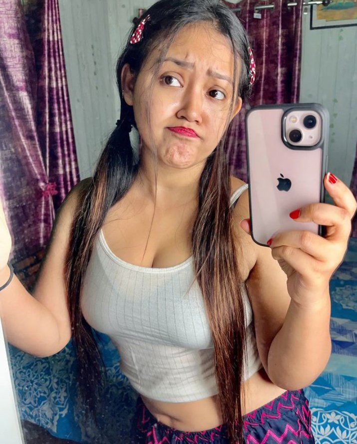 Ritika19952's tweet photo. Who is online now 🥰🤔🤔🤔🥱🥱 https://t.co/UTue3titvU