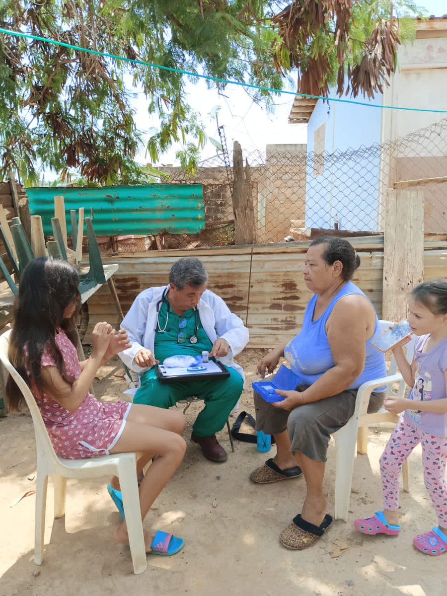 Nuestros médicos llegan a cada hogar para cuidar la salud de los zulianos.

Desde el ASIC La Pastora se realizan las visitas a cada hogar para el control de cada miembro de la familia. 
#juntosporcadalatido❤️ 

<a href="/mppsalud_vzla/">Salud Vzla</a> @magalygutierrezvina <a href="/MiBarrioAdentro/">𝐵𝑎𝑟𝑟𝑖𝑜 𝐴𝑑𝑒𝑛𝑡𝑟𝑜 𝑂𝑓𝑖𝑐𝑖𝑎𝑙</a>  <a href="/geovannireuma/">Geovanni Jose Peña G</a>