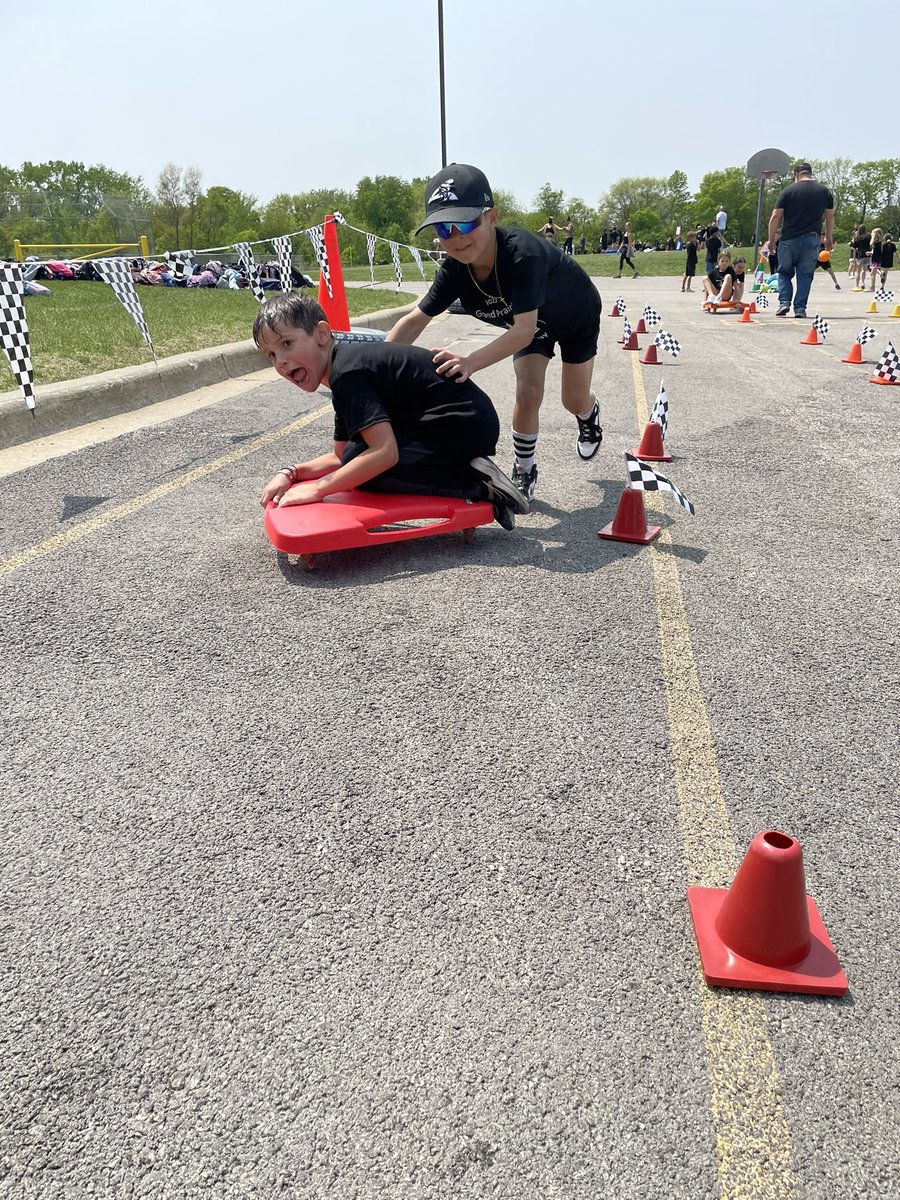 kelsey_little's tweet photo. Field day! Best day! #GpMagic #fsd157c https://t.co/Iu3J1ChcCy