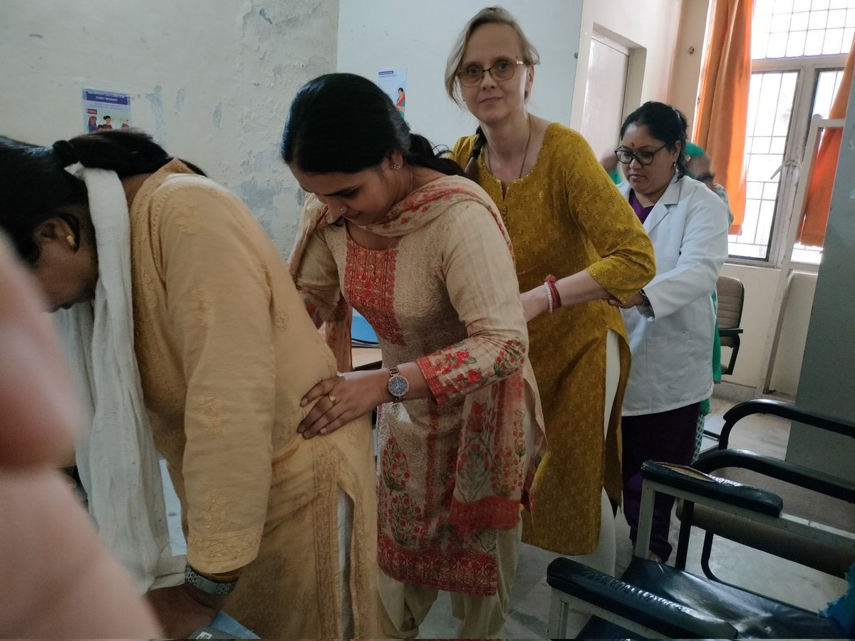 Blitz_BS's tweet photo. #mentoring in #midwifery is critical for continuous support and role transition of NPMEs. The International Midwifery Educator Renata from  NMTI Meerut    conducting mentoring of  MEs of Uttrakhand.#investinmidwifery
@Jh_nursemidwif 
@MoHFW_INDIA 
@world_midwives https://t.co/map1PyiIX3