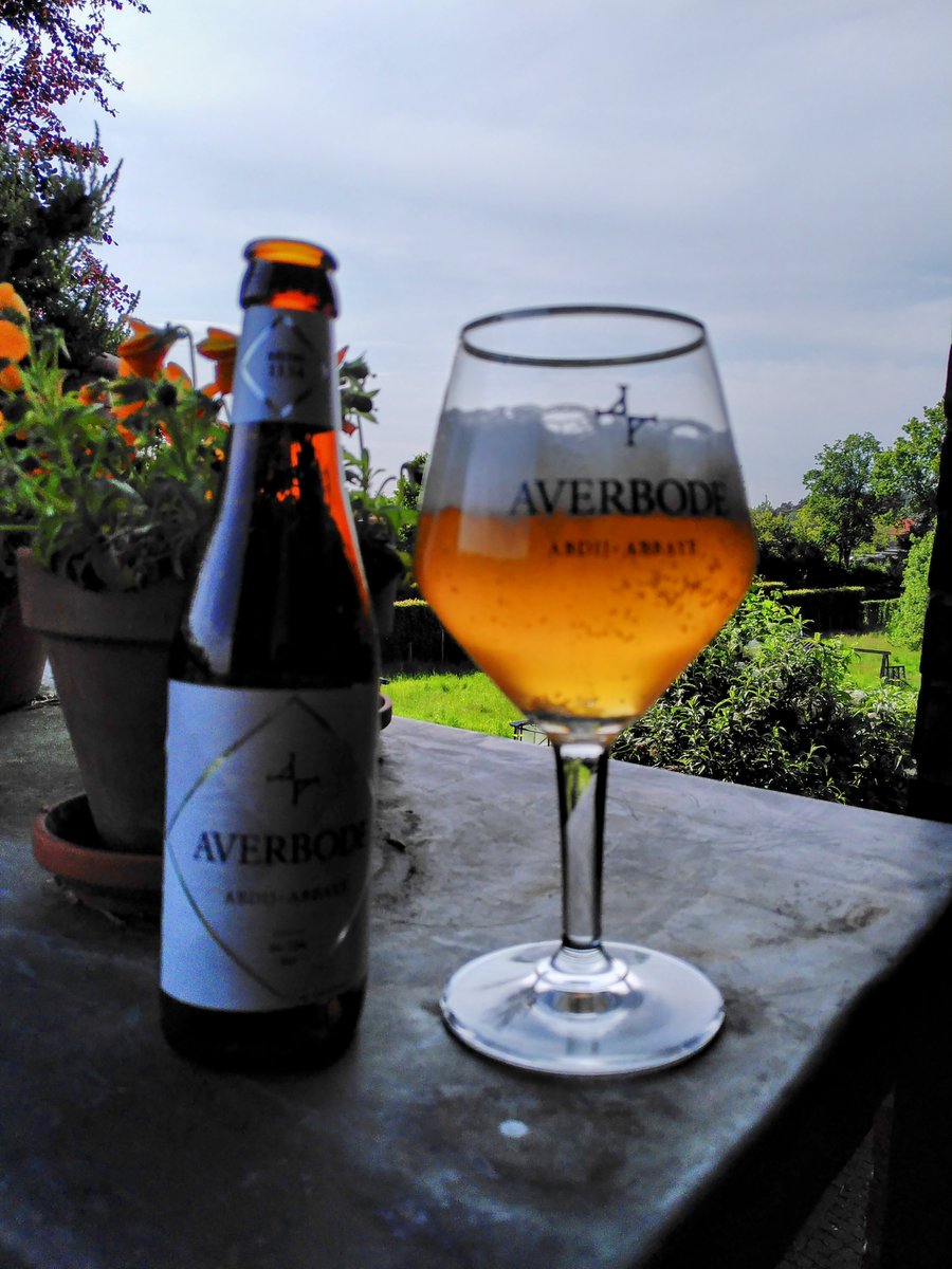 Lanomadesed's tweet image. Il est important de bien se désaltérer après l'effort 🚴😬 

#avecmodération #santey