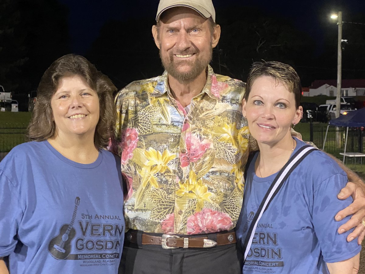 GosdinVern's tweet photo. 2022 VERN GOSDIN MEMORIAL CONCERT WOODLAND ALABAMA! HONORING "THE VOICE" WITH @littletexasband
THIS YEAR WAS THE FIRST YEAR THE CONCERT GOT RAINED OUT!! I HAD GREAT COMPANY WITH ME!! https://t.co/rGQAVVW45V