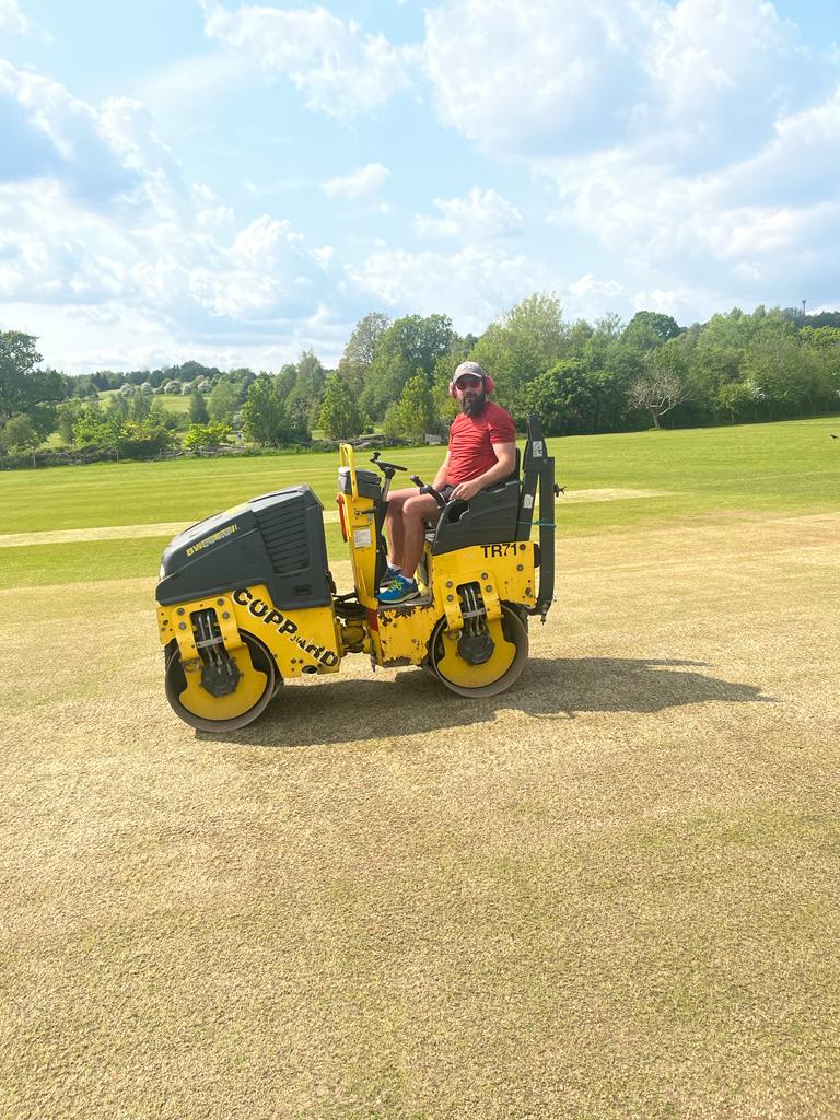 mersthammagics's tweet photo. ROLLER UPDATE: 
Such generosity ❤️ we have a interim roller solution loaned to get matches on 🏏🙌💪 Club Captain Alex already on it and happy!

Fundraiser has generous donations from many people across cricket for a new one - we are 40% funded for a new roller! Please RT https://t.co/WEH1RnoAXM