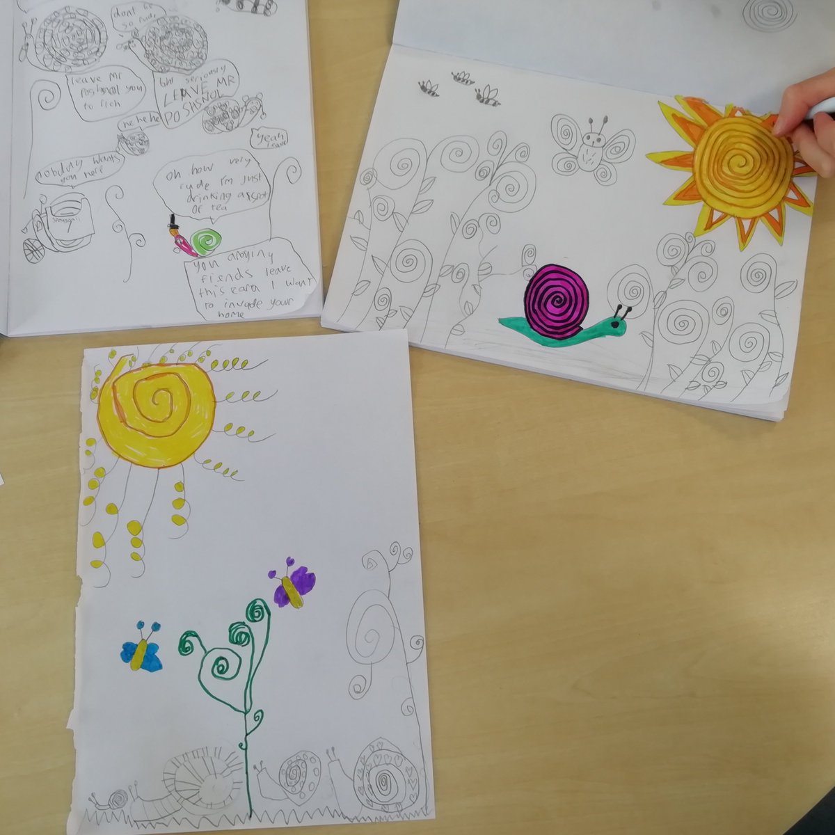 hershamlibrary's tweet photo. Love our Doodle Club! It was all spirals and squiggles and snails today. #art #kids #mindful #Hersham @SurreyLibraries https://t.co/rcvs2wXBIA
