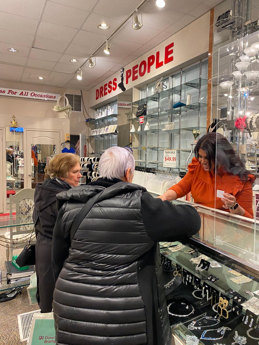 And that's a wrap! Thanks y'all for attending our Ladies Night Out event last night! Shoutout to all of the participating businesses for hosting &amp; giving us the ✨Ladies Night Out✨ experience! 

<a href="/SegoviaCoffee/">Segovia Coffee</a>  <a href="/BaciGifts/">Baci Gifts</a> <a href="/BeautyRestyle/">ReStyle Beauty Boutique</a> @DressPeople@DK_Jewellery <a href="/trish_juice/">Trish Juice</a>