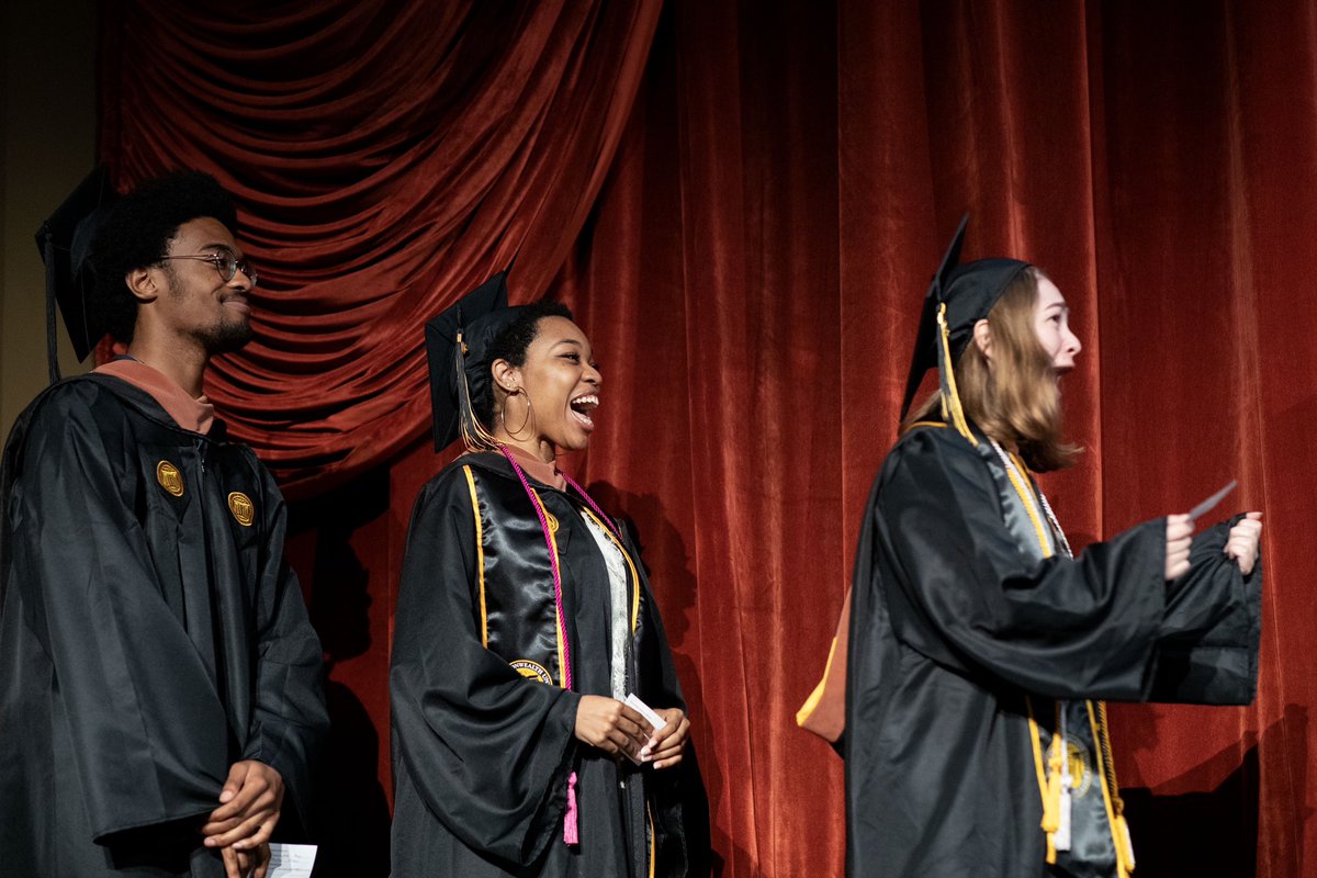 RyanMKellyPhoto's tweet photo. It’s been a while since I’ve done a graduation ceremony. This one at my favorite old Richmond theater for the arts school was a fun one! https://t.co/S8gkpNa96I