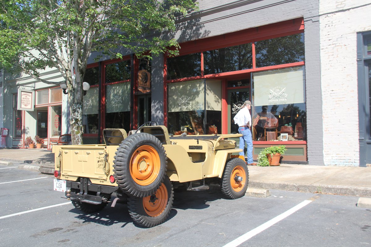 ColLittleton's tweet image. “If you do not change direction, you may end up where you are heading.” - Laozi (ancient Chinese Philosopher)

#ThoughtfulThursday #Laozi #ChangeDirection #ChangeCanBeGood #DailyJourney #Leather #Leathergoods #Handcrafted #ColLittleton #ColonelLittleton #Tennessee #MadeInUSA