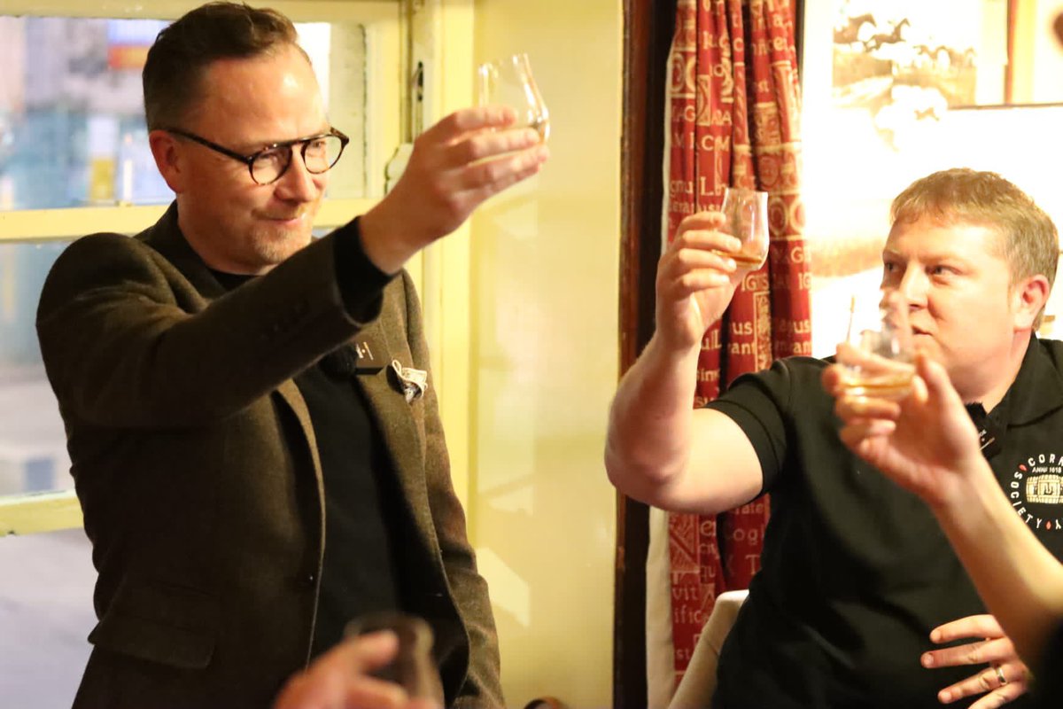 whiskeychatspod's tweet photo. 🥃New Episode 123 is LIVE🥃

My Tasting Chat with @irishwhiskeybc Barry Chandler in Hi-B bar, Cork

Episode was sponsored by Irish @whiskeyauctions

👇🏼Sign up Patreon for 96hr early episodes👇🏼
https://t.co/u8VUsnqBzo

Apple:https://t.co/jVoSOtIYj2
Spotify: https://t.co/1mhUJsLQgg https://t.co/kBXa1EJQjM
