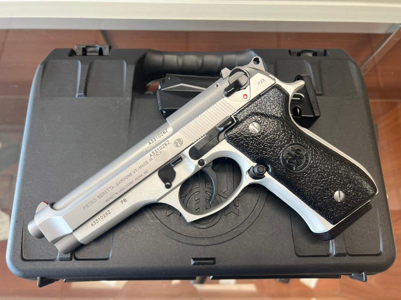 PhoenixGunCo's tweet image. Beretta 92 FS INOX 9MM 15RD Magazines -