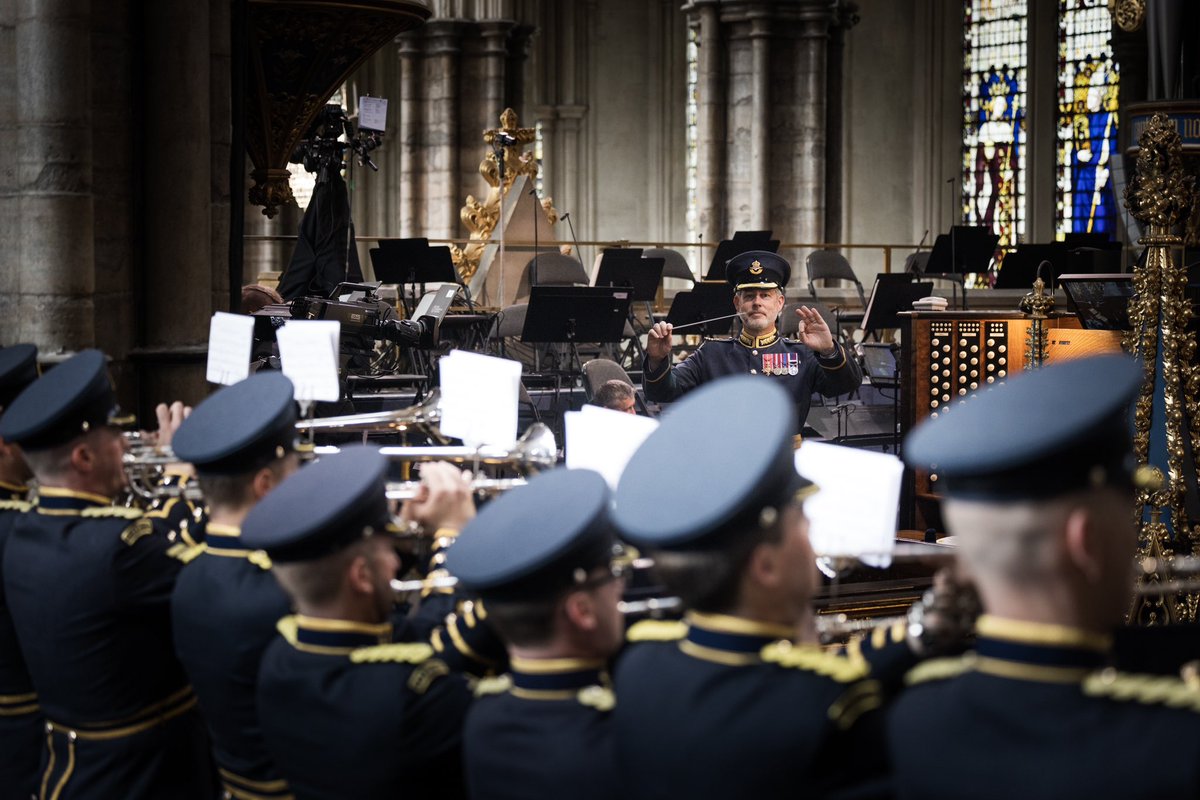 RAFMusic's tweet image. Please enjoy some amazing shots 📸 of the Fanfare Trumpeters of the Royal Air Force performing in Westminster Abbey during the Coronation Service 🎺🎺🎺

Photos by Benjamin Ealovega 📸

#RAFMusic 🎺✈️🥁

#Coronation #RAF #Fanfare #WestminsterAbbey #RoyalAirForce
#FanfareTrumpets