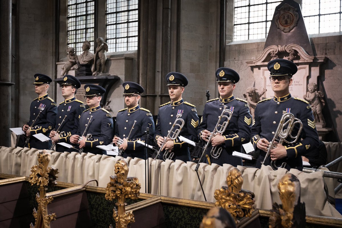 RAFMusic's tweet image. Please enjoy some amazing shots 📸 of the Fanfare Trumpeters of the Royal Air Force performing in Westminster Abbey during the Coronation Service 🎺🎺🎺

Photos by Benjamin Ealovega 📸

#RAFMusic 🎺✈️🥁

#Coronation #RAF #Fanfare #WestminsterAbbey #RoyalAirForce
#FanfareTrumpets