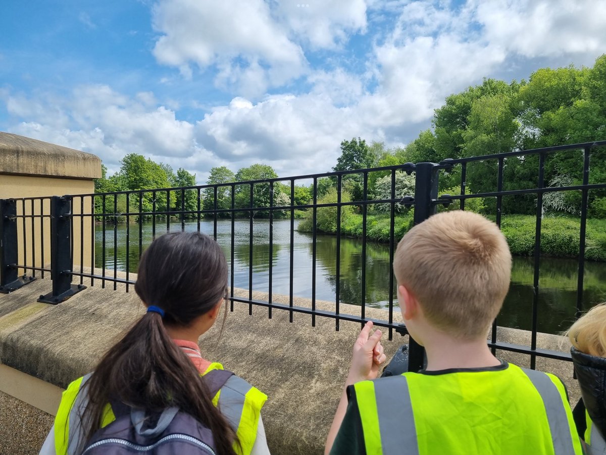 OakyDenmark's tweet photo. Yesterday our school based children connected with nature on a long walk through The Twiggeries and Paddington Meadows.  When we got back, we created artwork based on what we saw. https://t.co/NUzDE7ObAZ